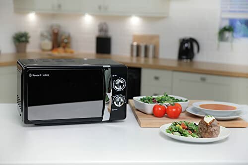 Russell Hobbs RHMM701B Microwave